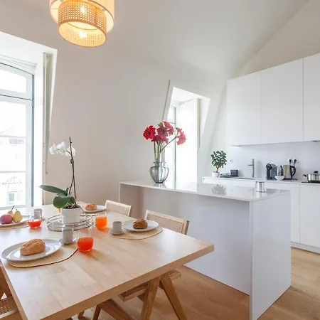 Luxury In Shared In Downtown Lissabon