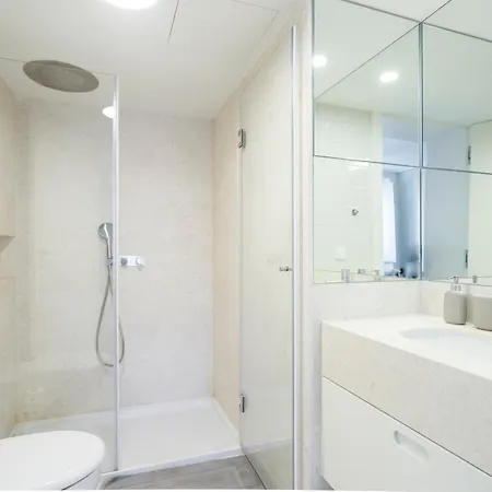 Luxury In Shared In Downtown Pansiyon Lisboa