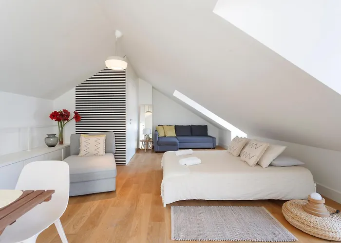 Alloggio in famiglia Comfortable Suite In A Shared Apartment In The Center Of Lisbon *